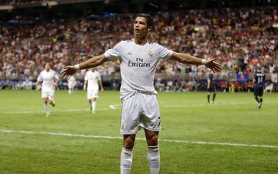 完美电竞焦点-三笘薰这传球像长了眼睛